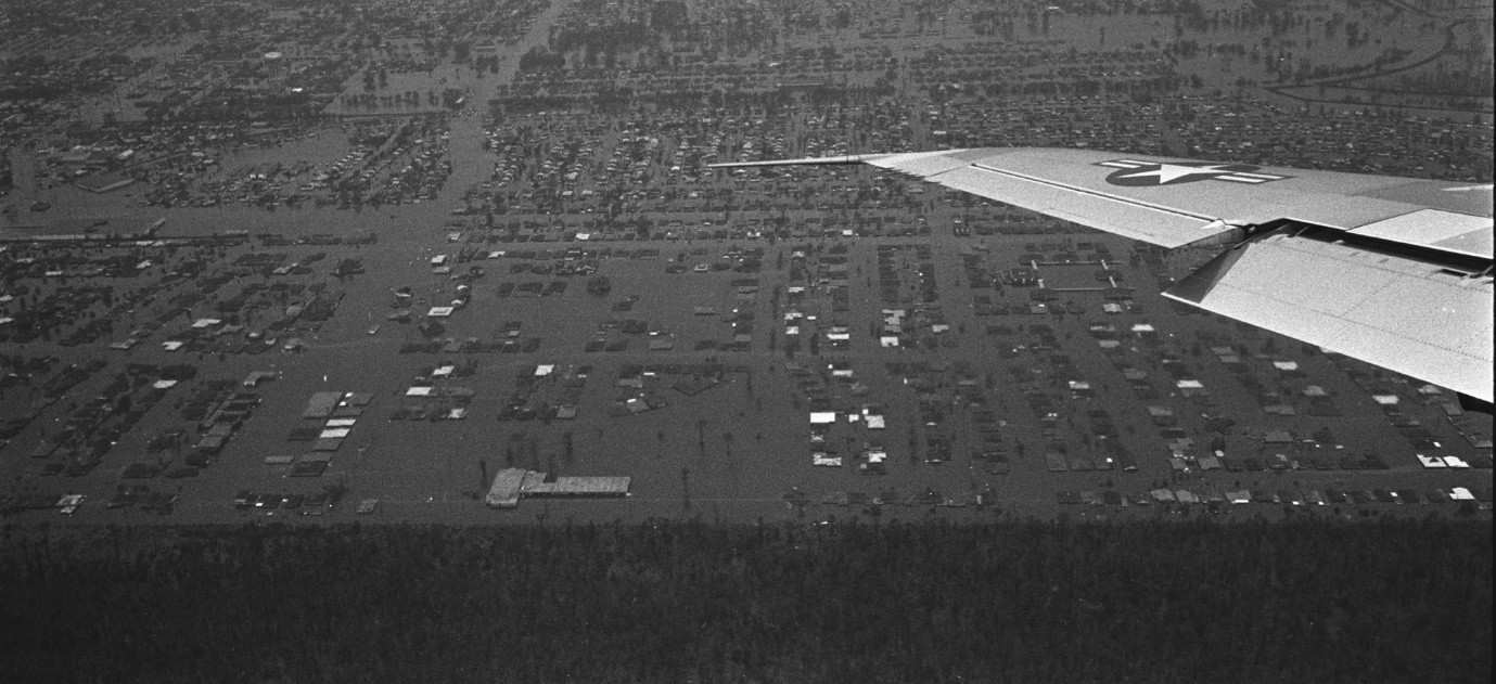 An Aerial image of New Orleans flooding during Hurricane Betsy | Source: Wikipedia